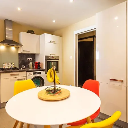 Iconic 2 Ap4375 By Riviera Homes 아파트 *